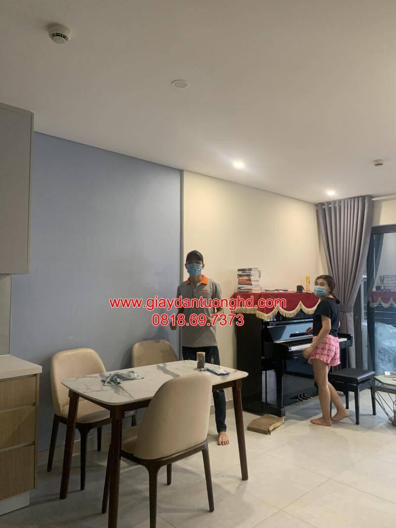 thi công giấy dán tường tại nhà khách hàng