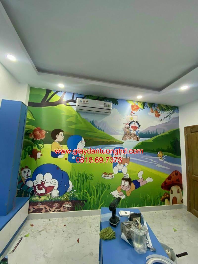 thi công giấy dán tường hình Doraemon cjp phòng ngủ bé gái