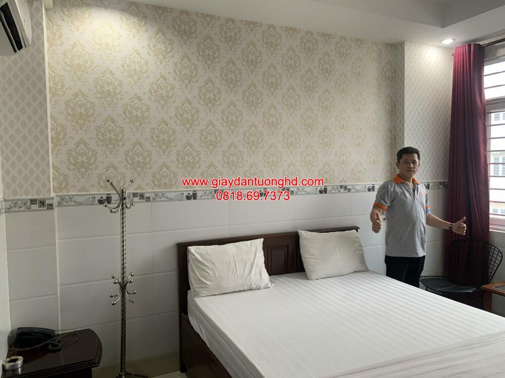 thi công giấy dán tường cho phòng khách sạn tại Kha Vạn Cân