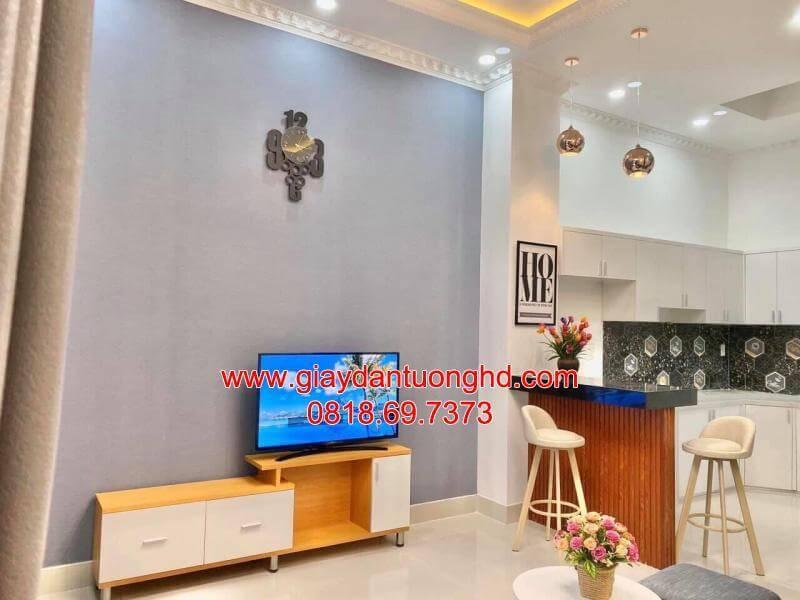 Hoàn thiện mẫu giấy dán tường hiện đại cho nhà phố Quận 3