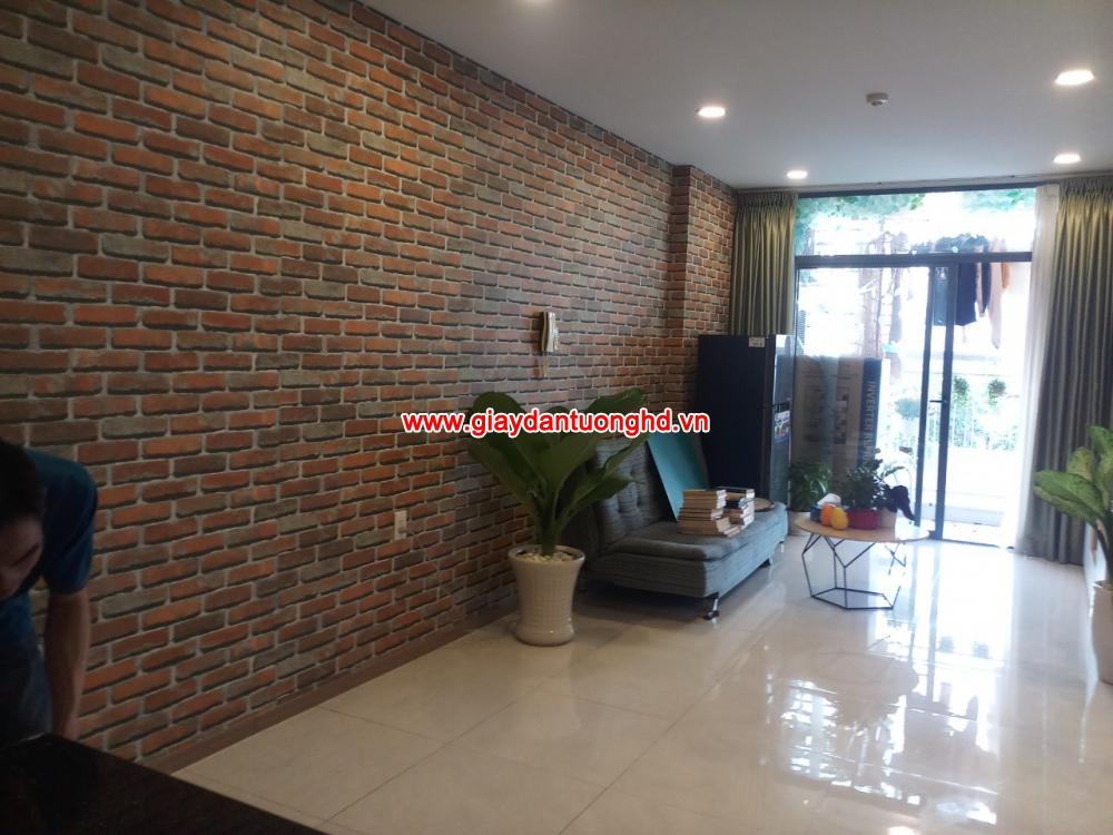 Giấy dán tường giả gạch là giải pháp trang trí lý tưởng để tạo điểm nhấn mộc mạc, cổ điển hoặc phá cách cho không gian.