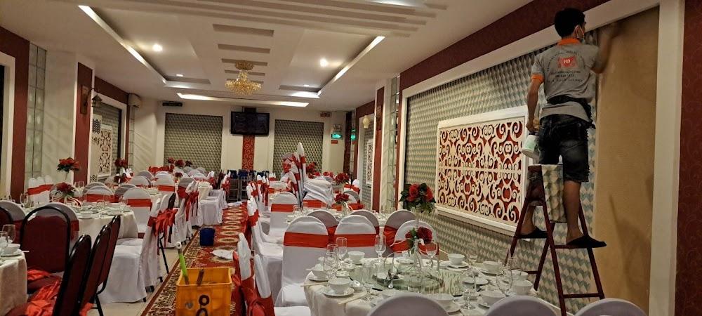 thi công giấy dán tường nhà hàng tiệc cưới