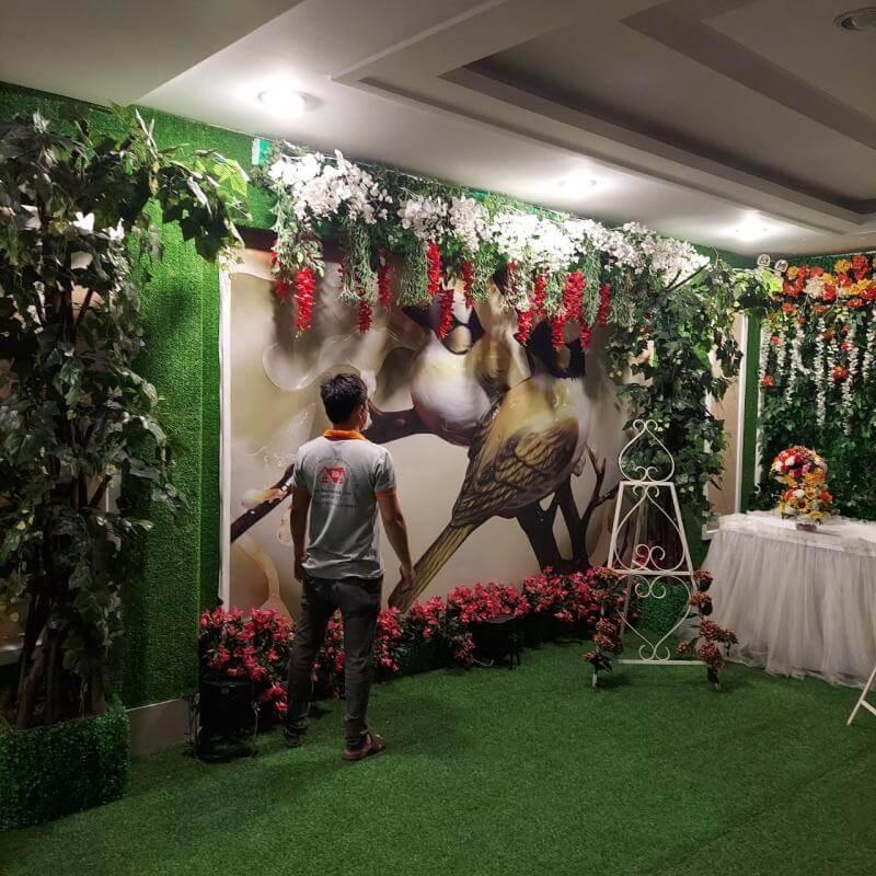 Thi công tranh giấy dán tường tại nhà hàng tiệc cưới