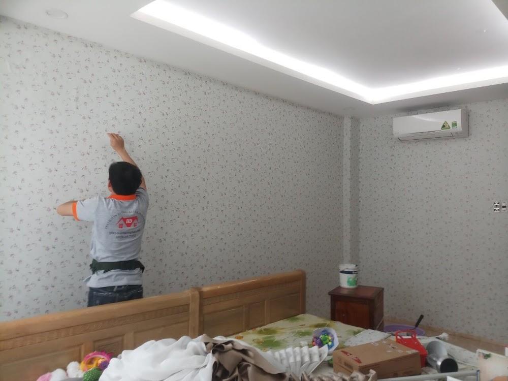 thi công giấy dán tường cho phòng ngủ của khách hàng quận 11