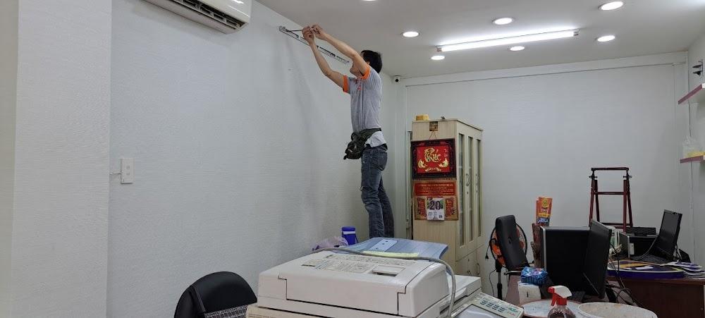 Thi công giấy dán tường cho văn phòng tại Bình Thạnh