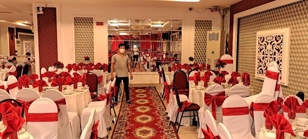 thi công giấy dán tường nhà hàng tiệc cưới