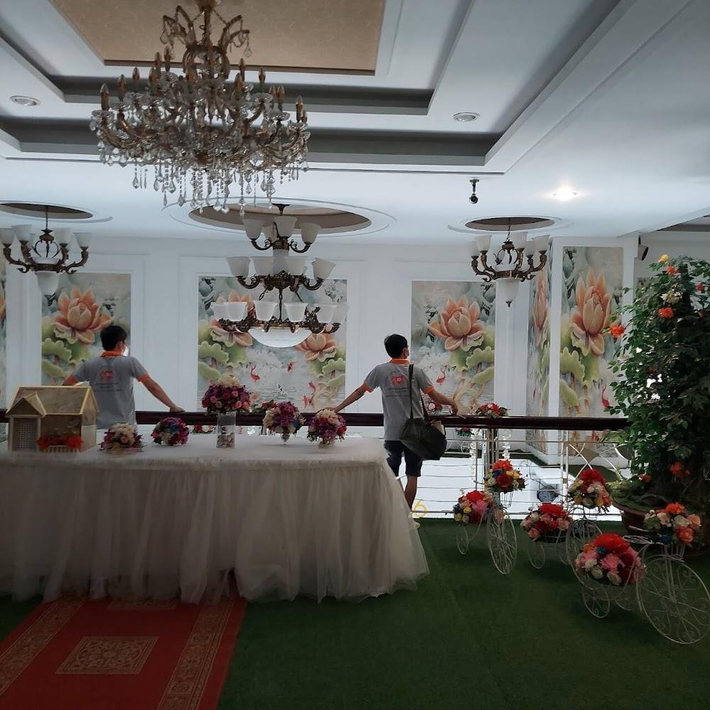 Thi công tranh giấy dán tường tại nhà hàng tiệc cưới Nam Bộ