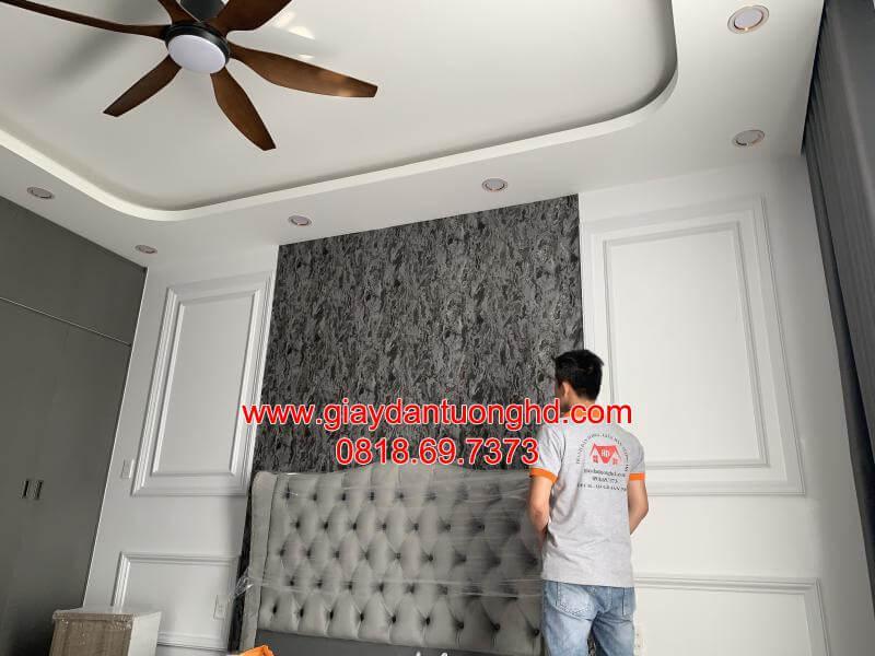 thi công giấy dán tường phòng ngủ biệt thự ở công viên Phú lâm