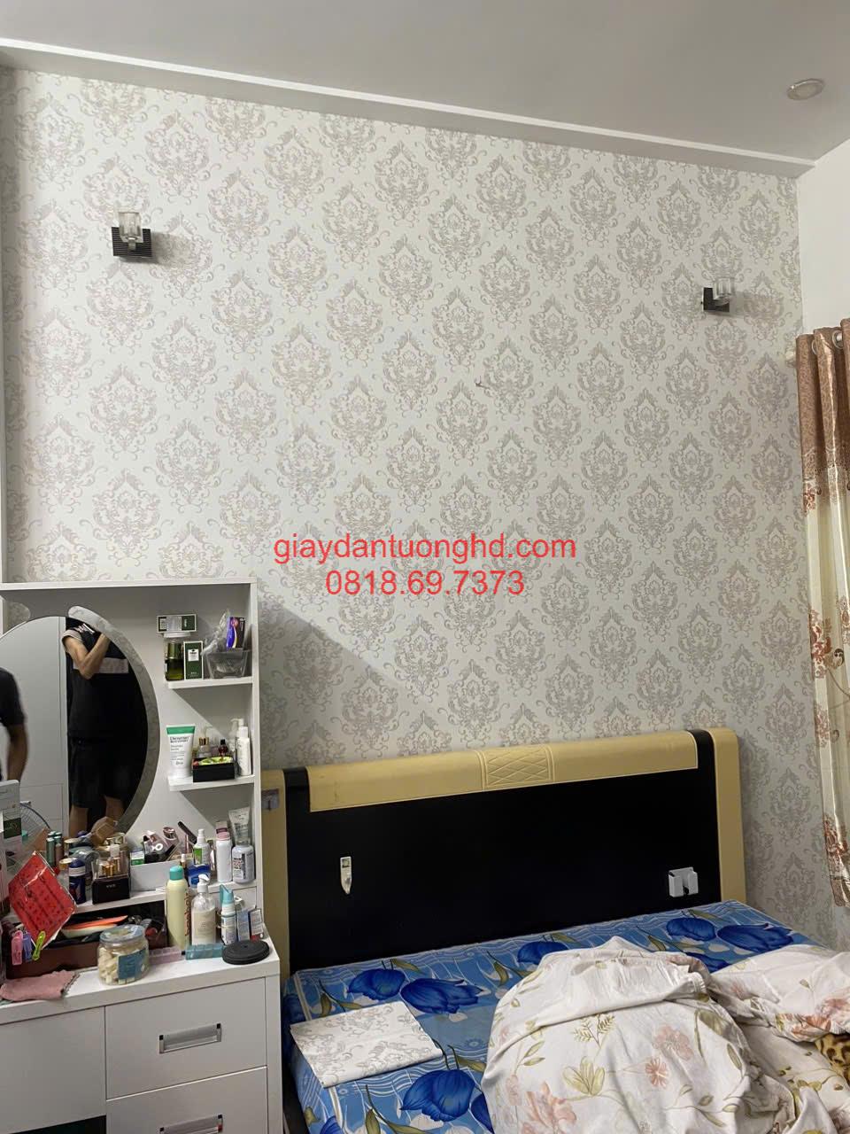 Giấy dán tường họa tiết cổ điển hoàng gia cho phòng ngủ