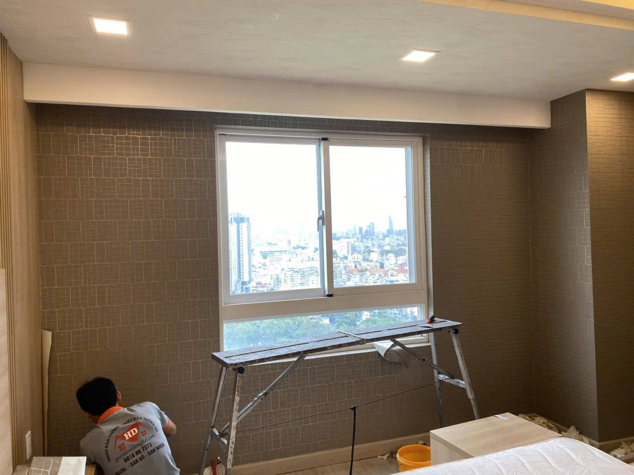 Giấy dán tường 3D phòng ngủ căn hộ đường Nguyễn Tất Thành Quận 4