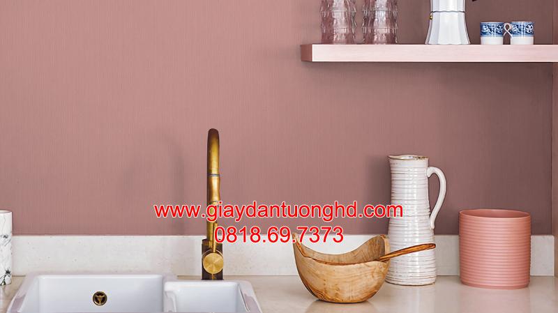 Giấy dán tường màu hồng đậm cho phòng ăn bếp